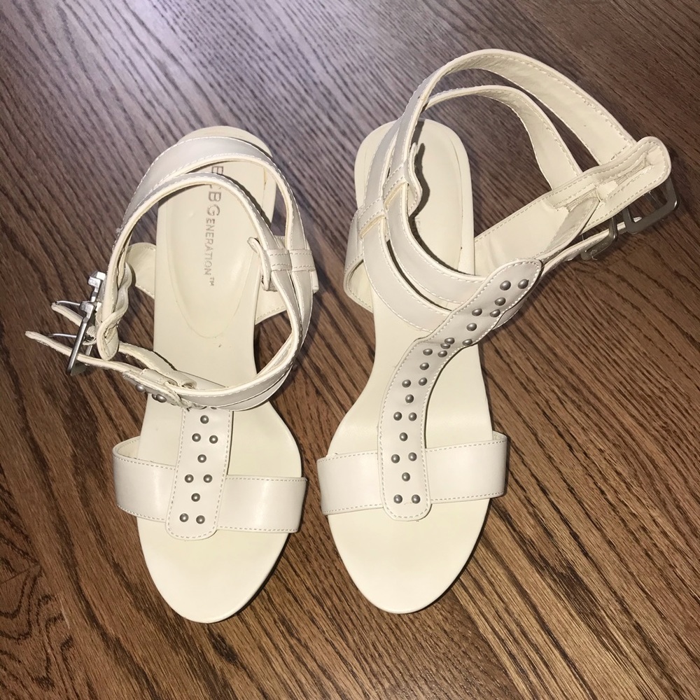 Shoes - Picture 1 of 4